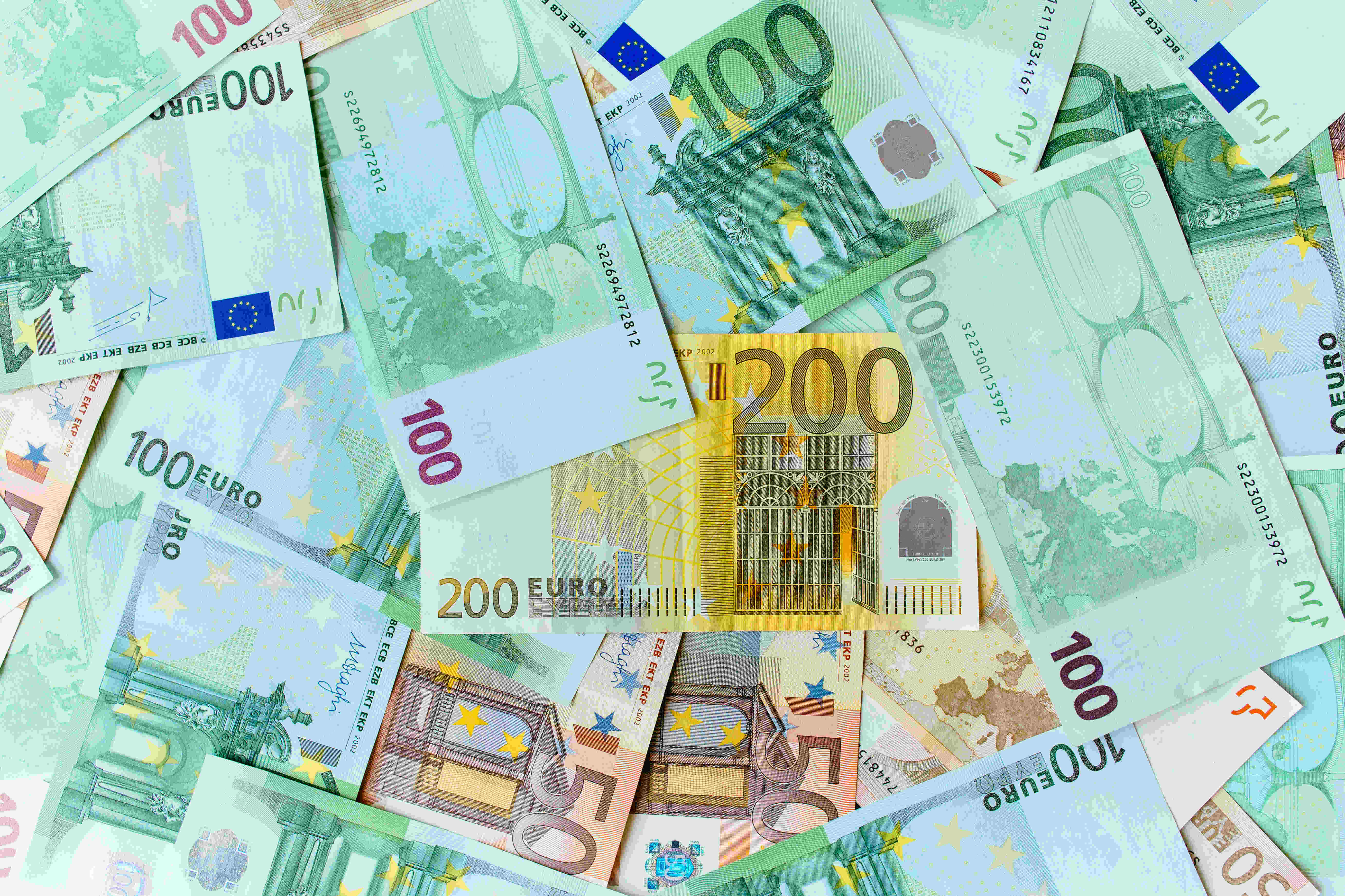 Jak nie marnować pieniędzy? 5 prostych sposobów na codzienne oszczędzanie